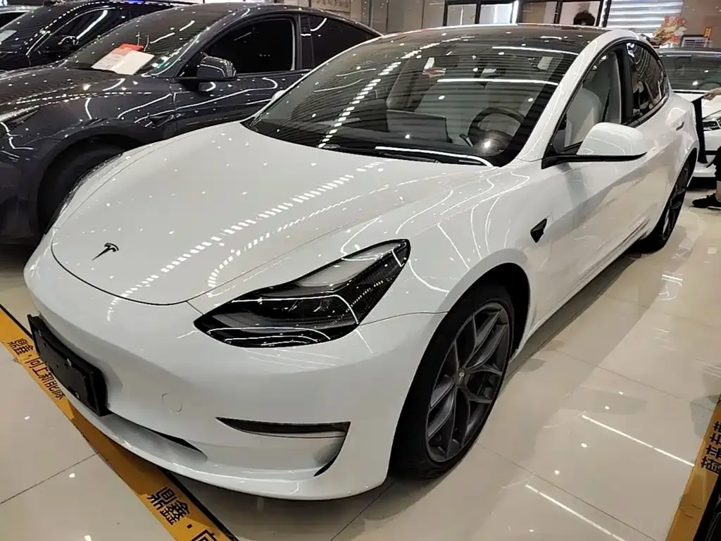 Tesla Model 3 — фото 2