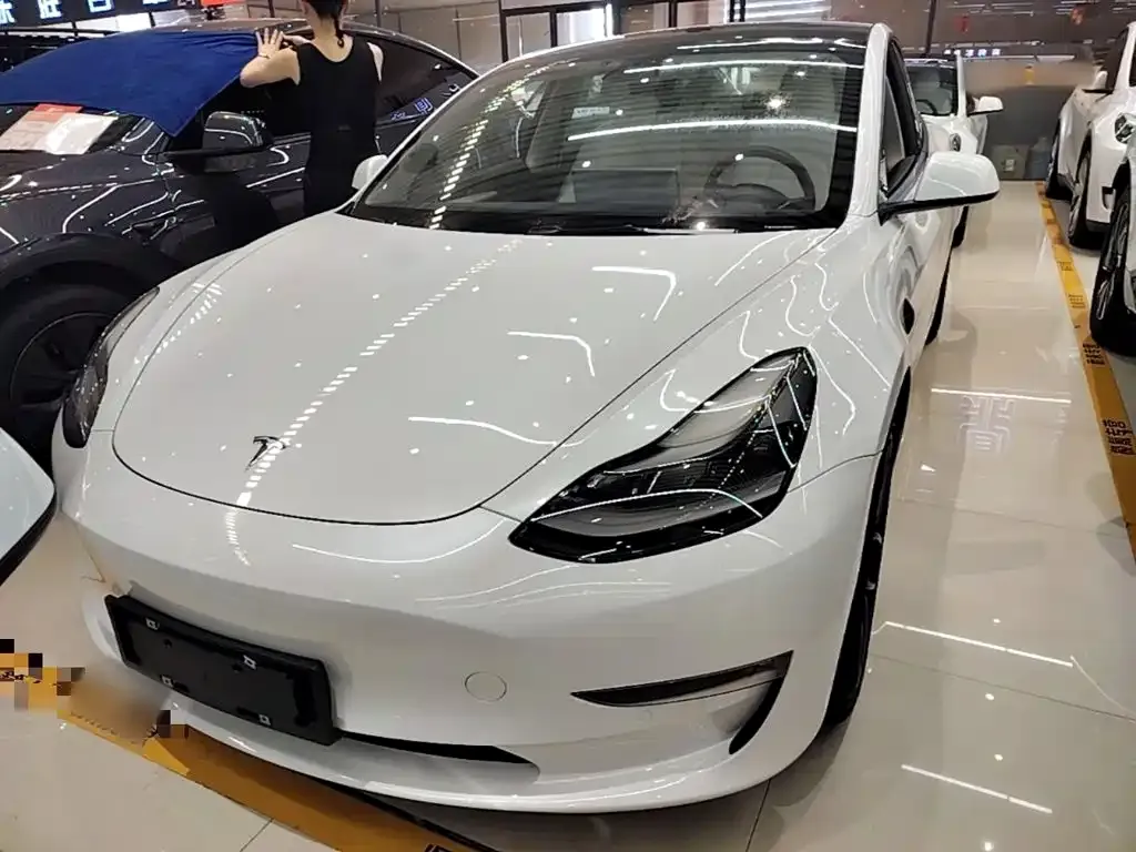 Tesla Model 3 — фото 9