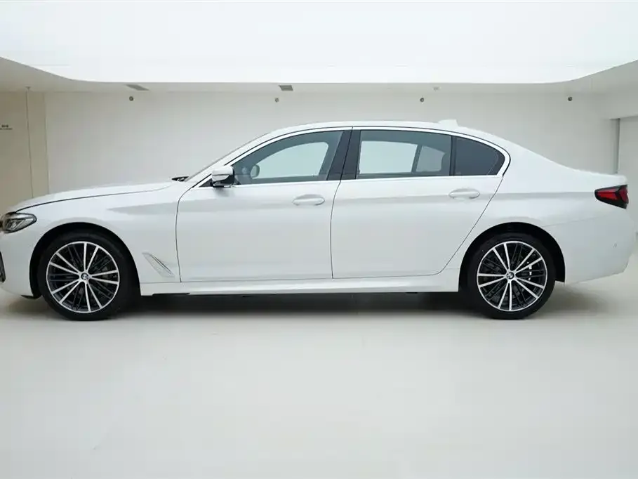 BMW 5 Series — фото 4