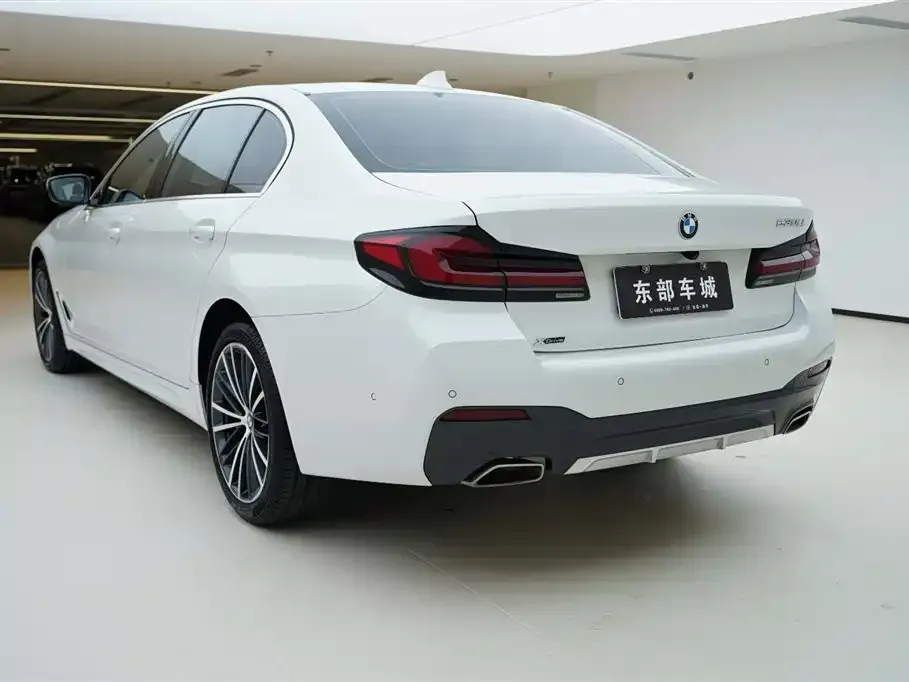 BMW 5 Series — фото 5