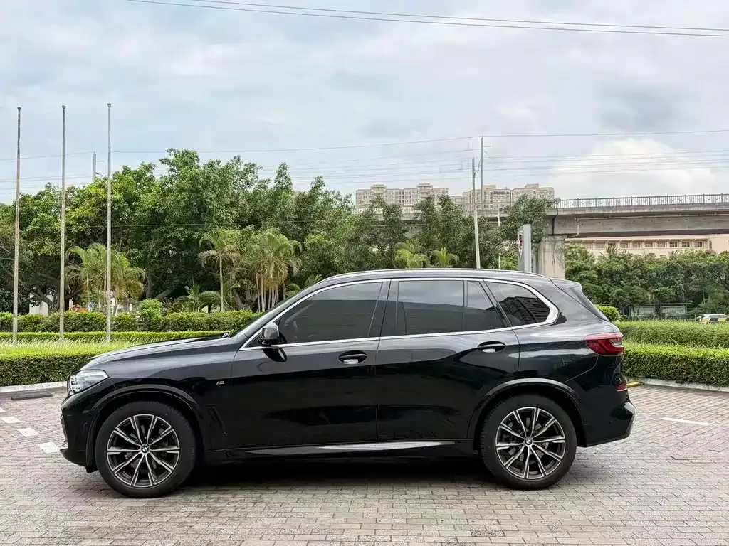 BMW X5 (Import) — фото 4