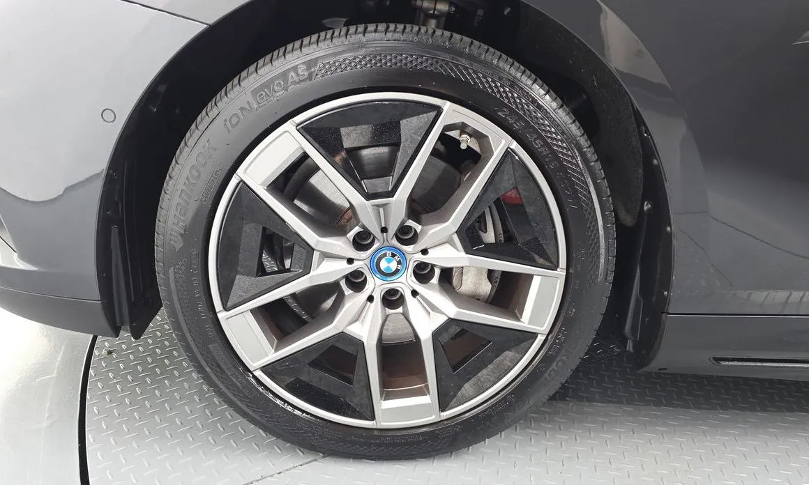 BMW i5 2024 из KR, фото 5