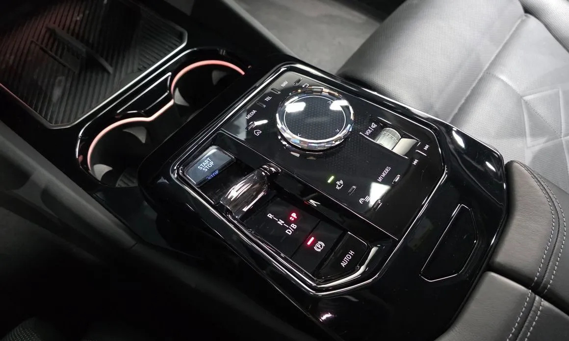 BMW i5 2024 из KR, фото 8