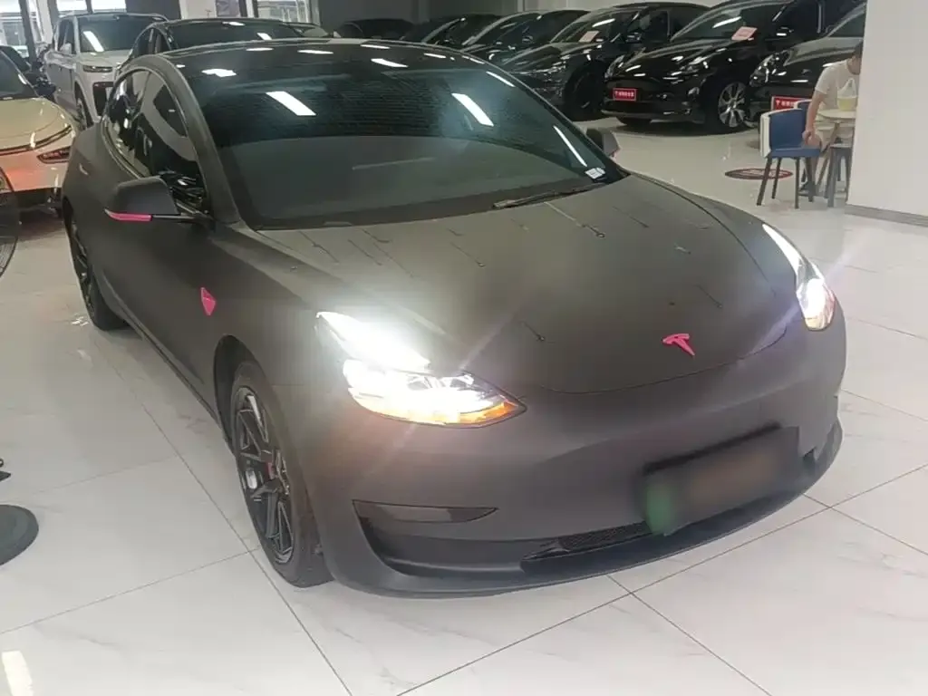 Tesla Model 3 — фото 3