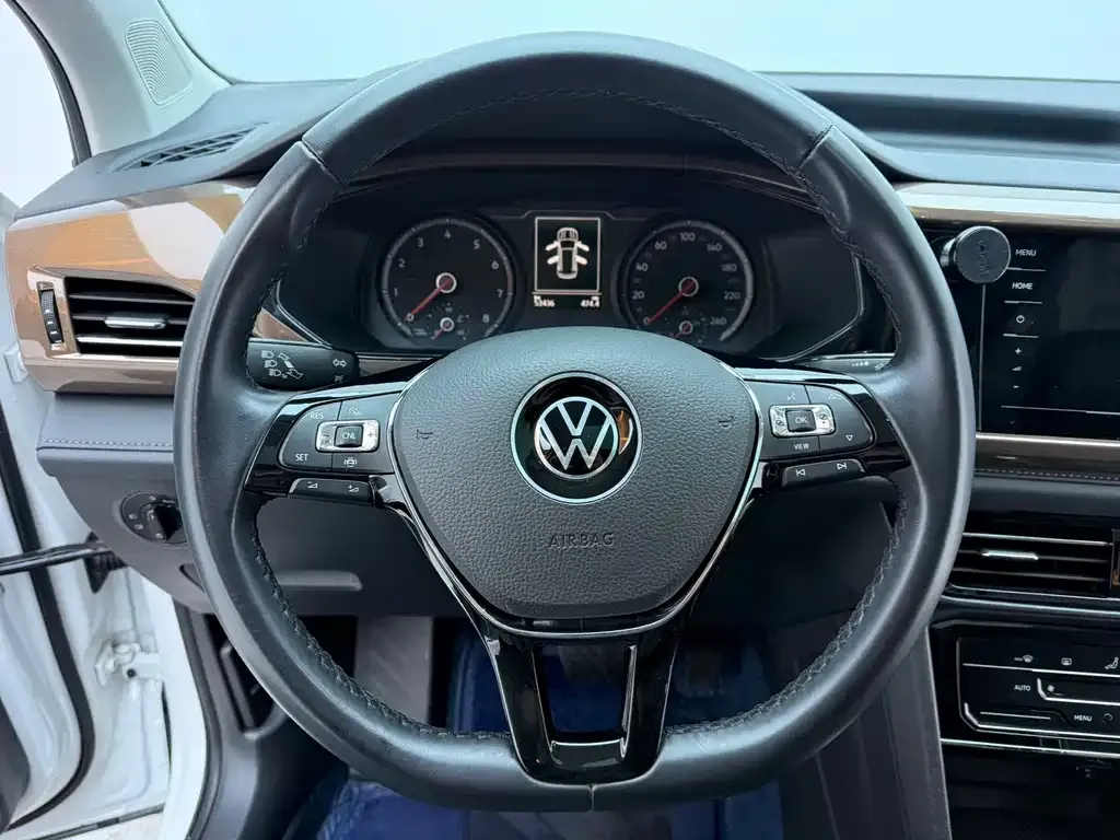 Volkswagen Tharu — фото 8