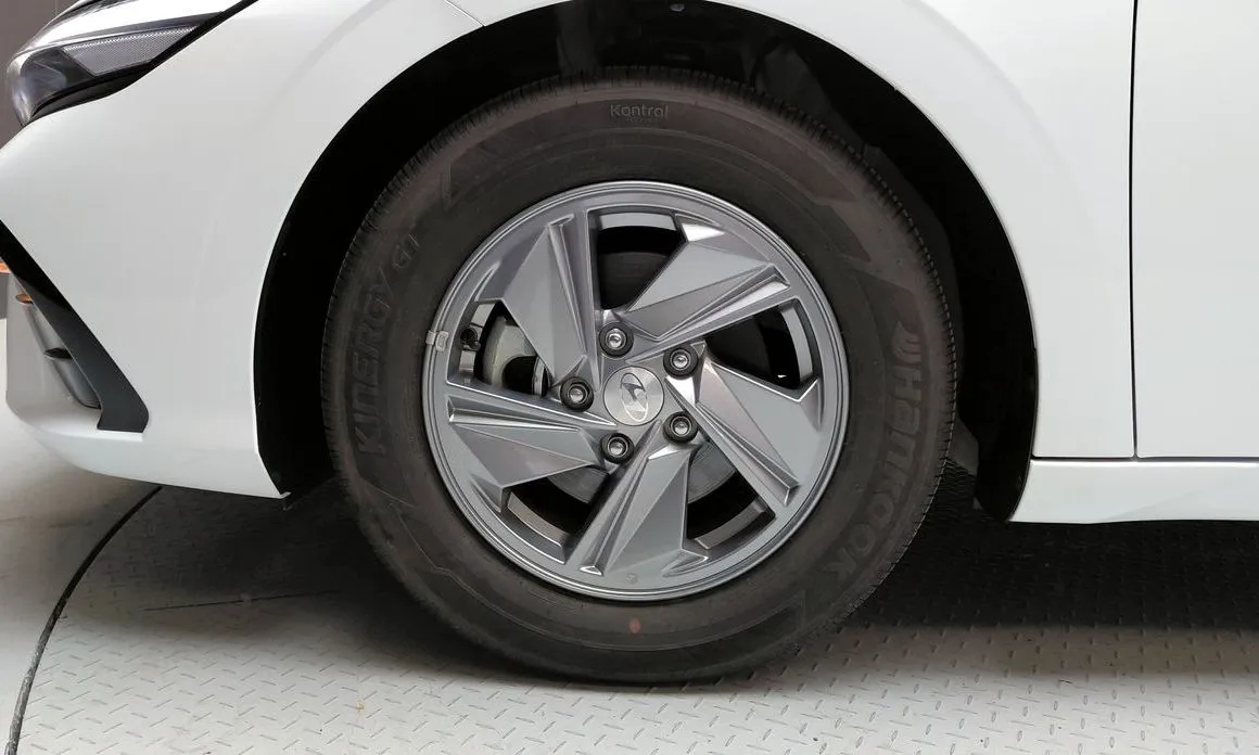 Hyundai AVANTE — фото 2