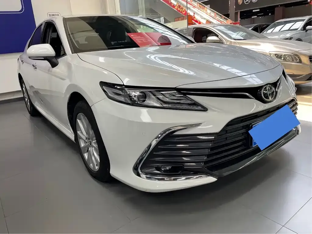 Toyota Camry — фото 4