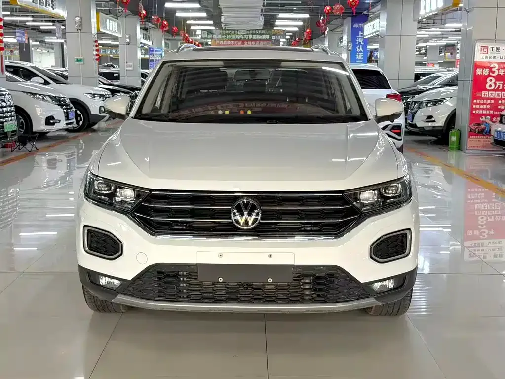 Volkswagen T-Roc — фото 10