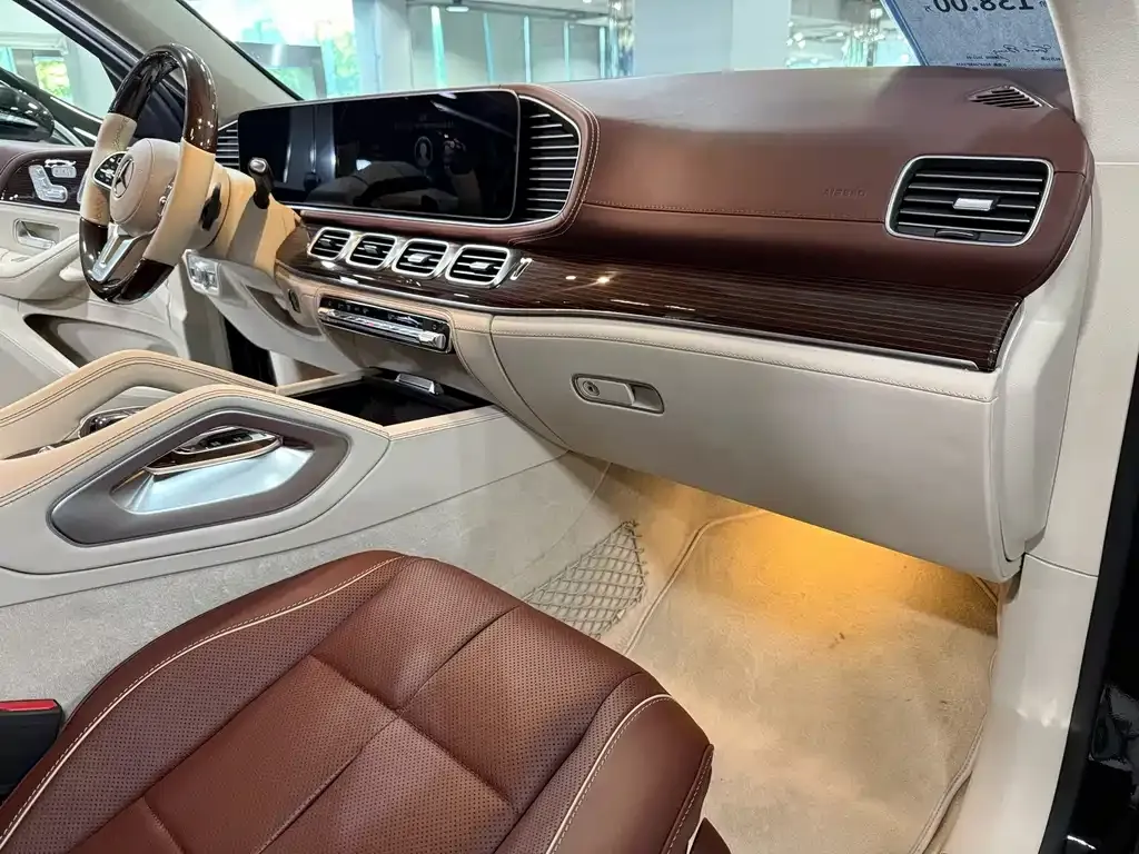 Mercedes-Benz GLS — фото 9