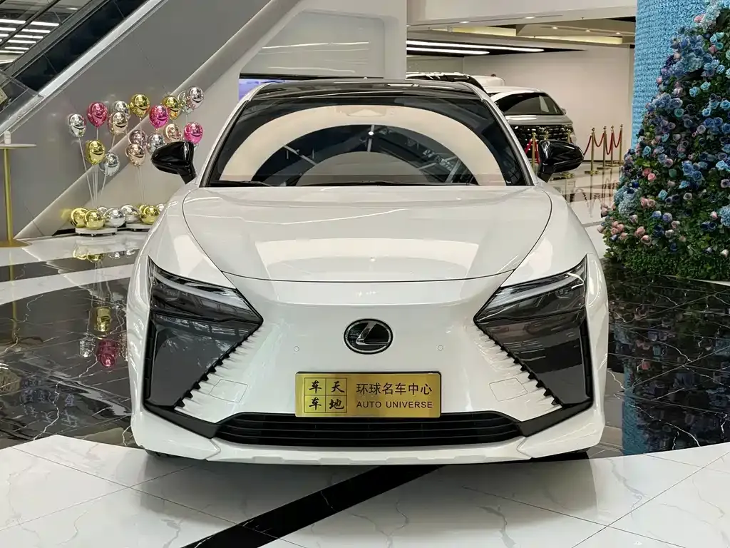 Lexus RZ — фото 10