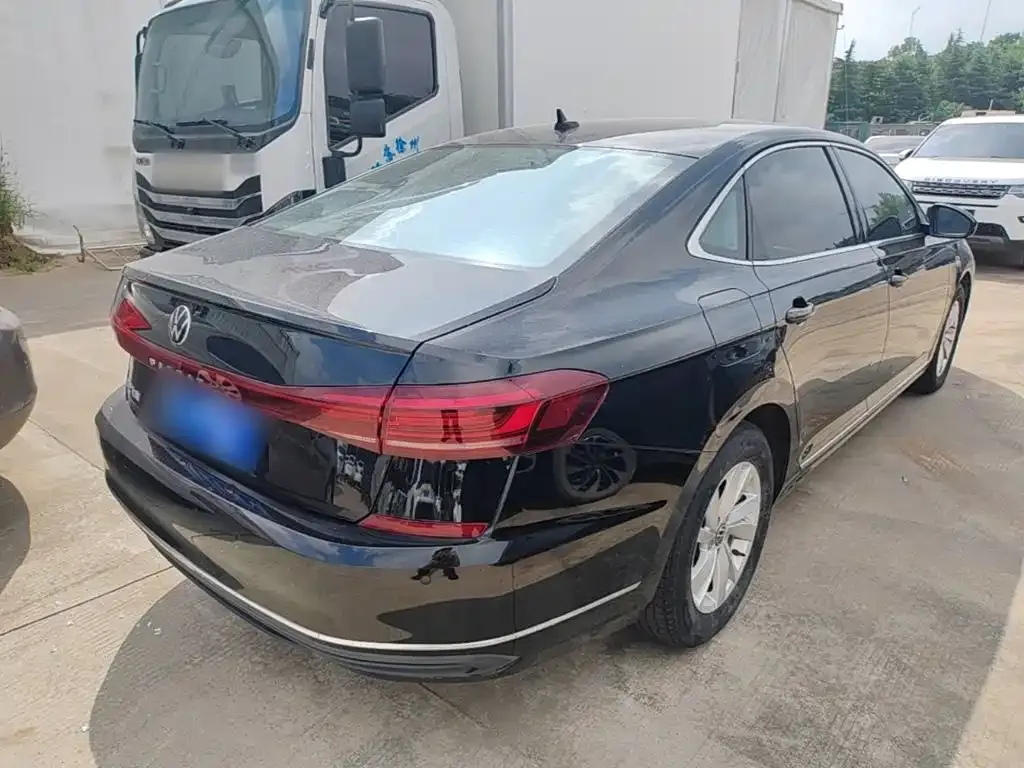 Volkswagen Passat — фото 10