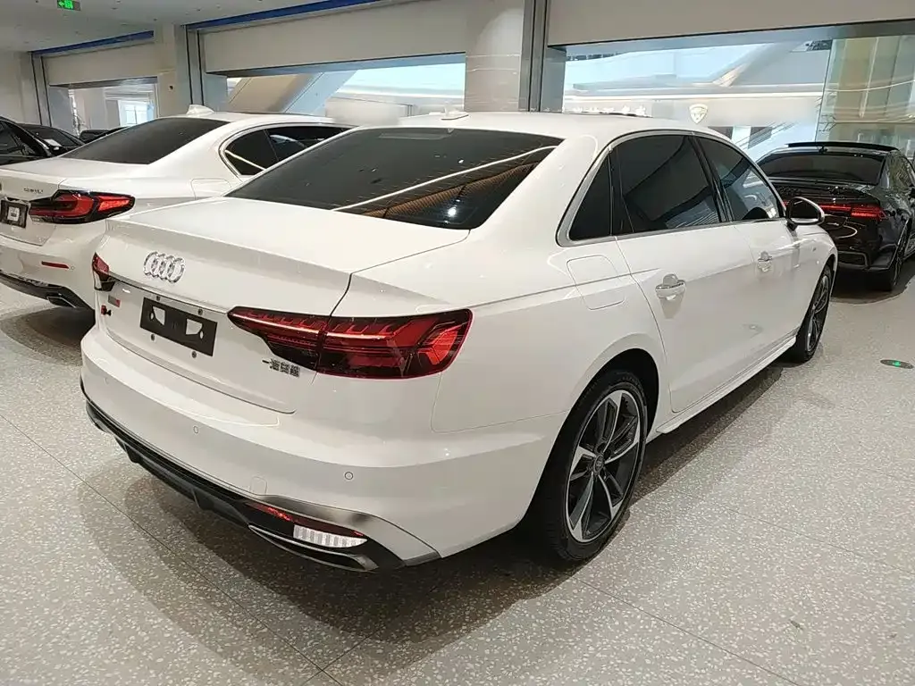 Audi A4L — фото 5