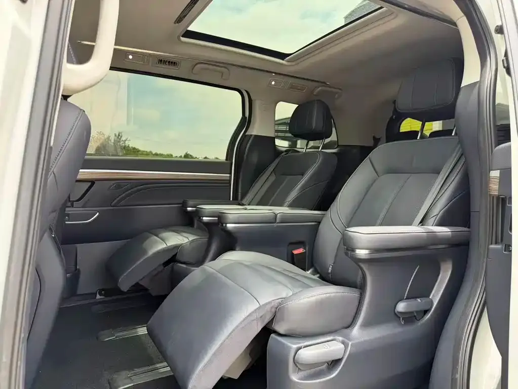 GAC Motor Trumpchi M8 — фото 10