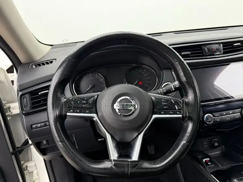 Nissan X-Trail — фото 8