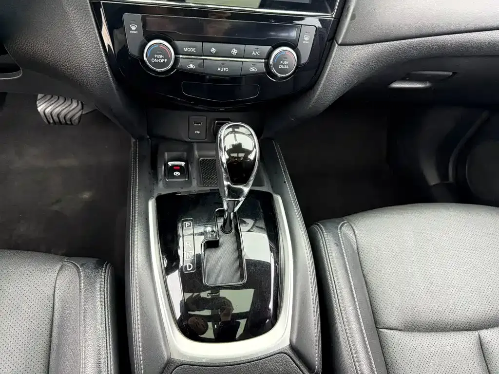 Nissan X-Trail — фото 10