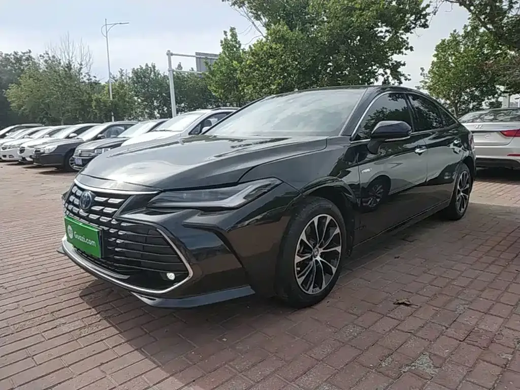 Toyota Avalon — фото 1
