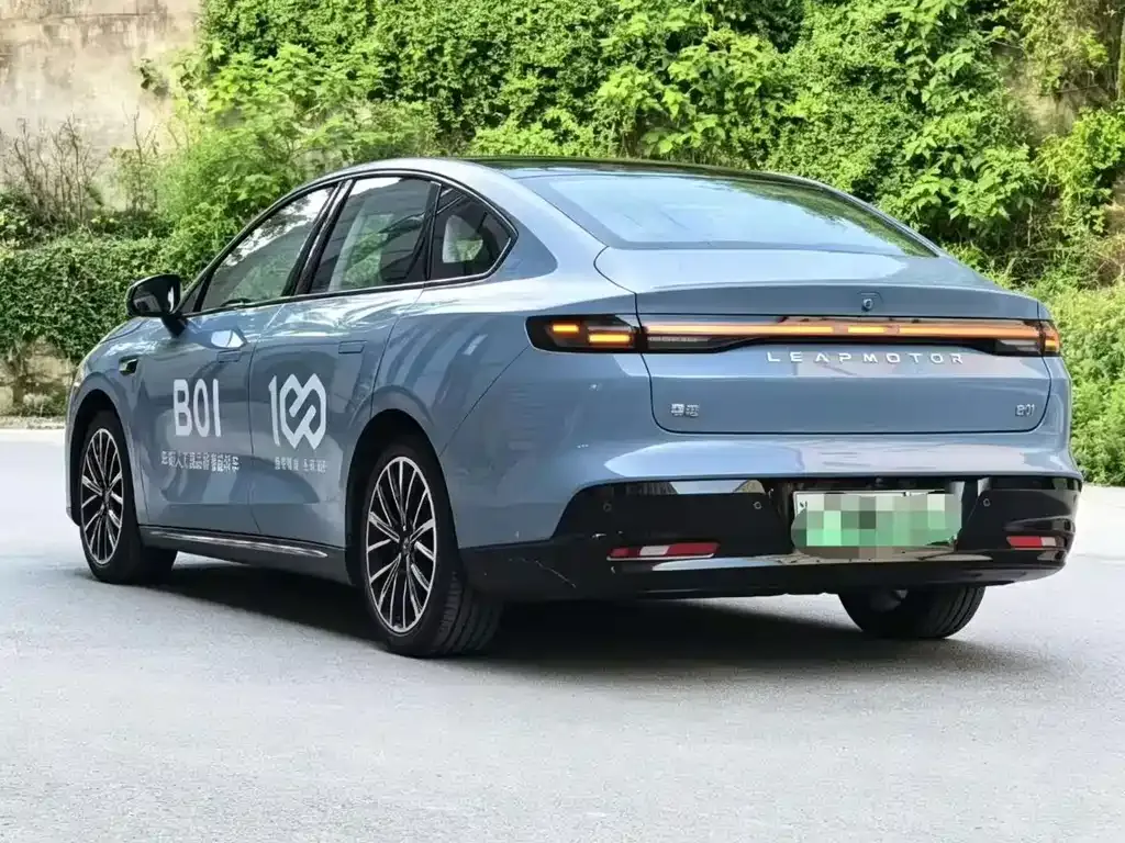Leapmotor B01 — фото 9