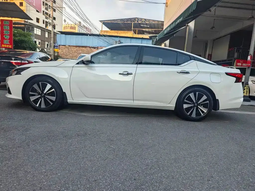 Nissan Teana — фото 4