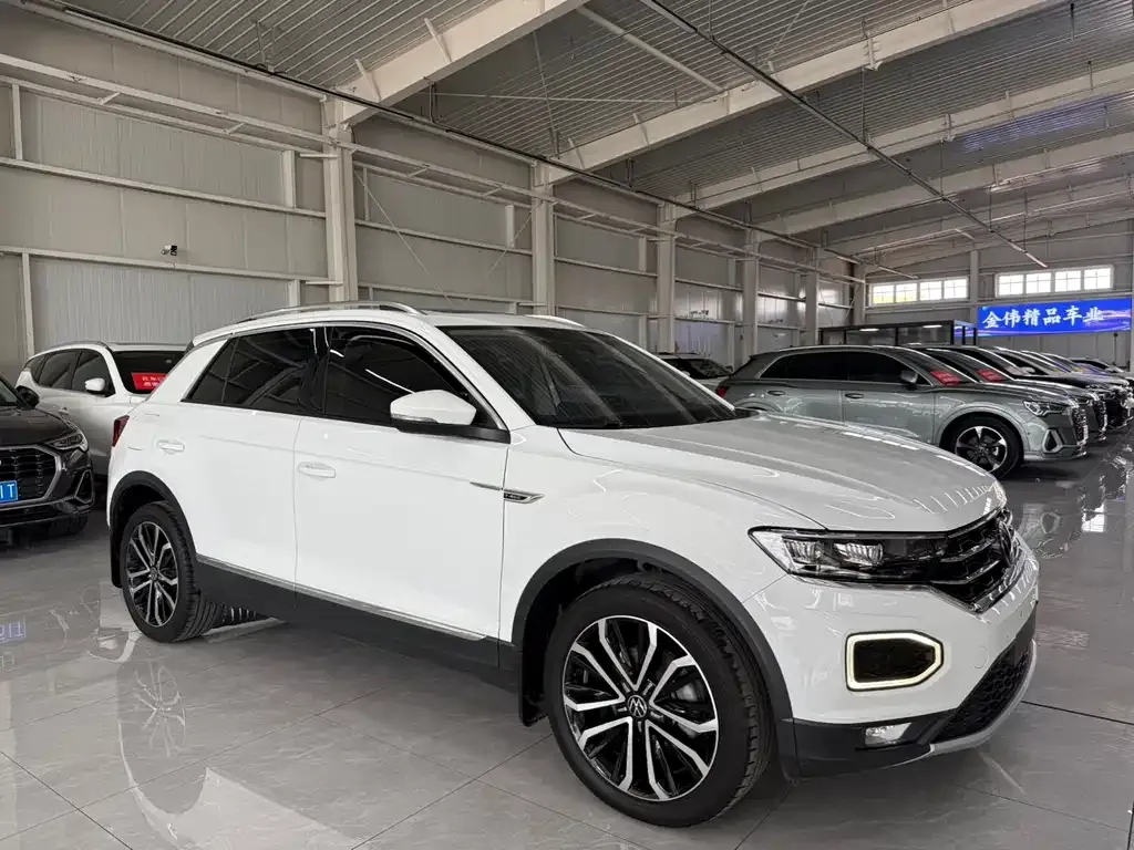 Volkswagen T-Roc — фото 7