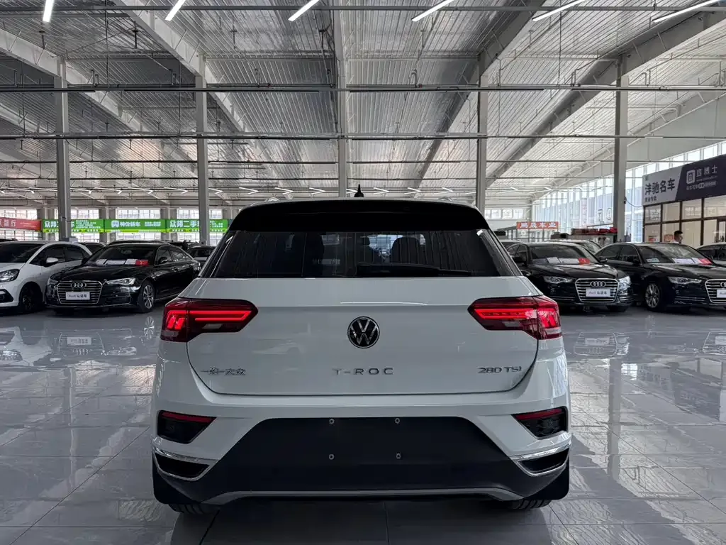 Volkswagen T-Roc — фото 8