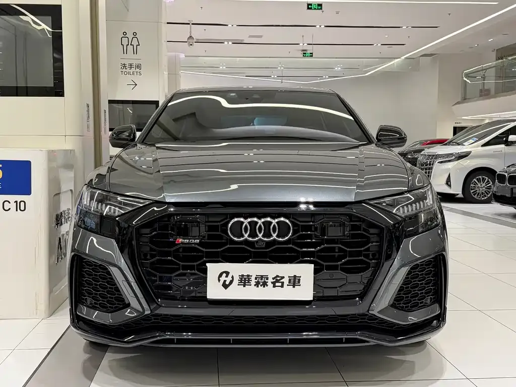 Audi RS Q8 — фото 5