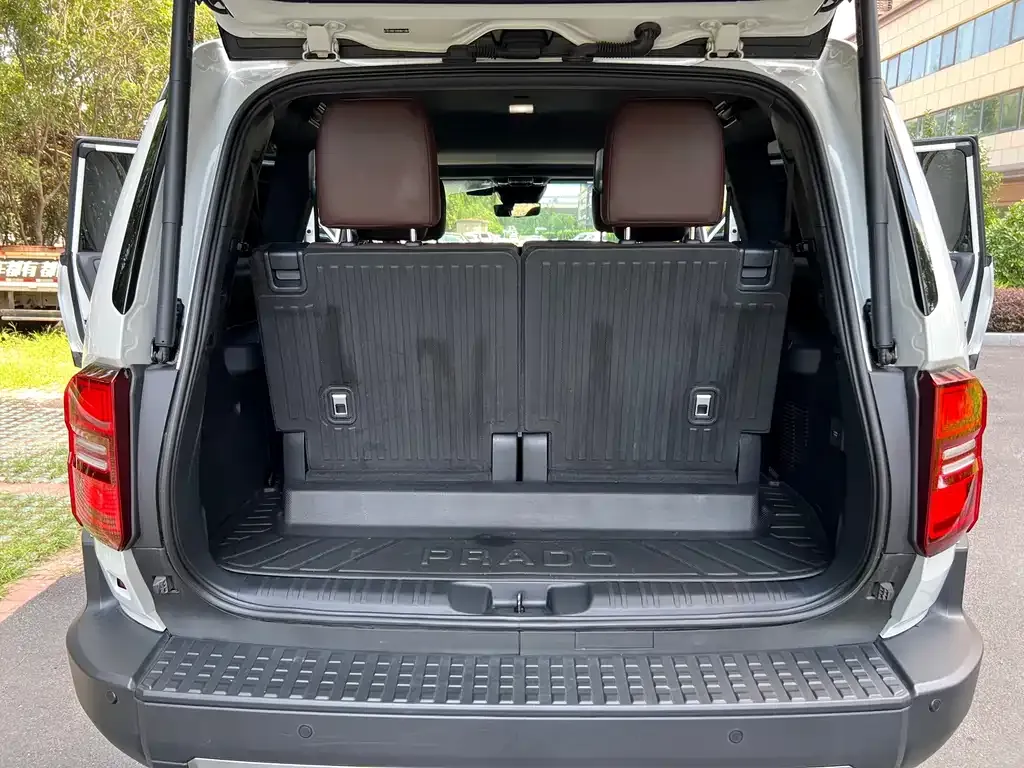 Toyota Prado — фото 7