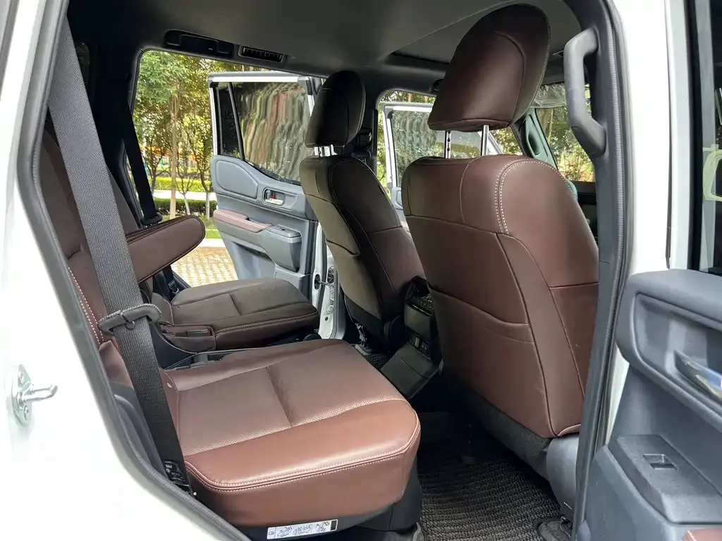 Toyota Prado — фото 4
