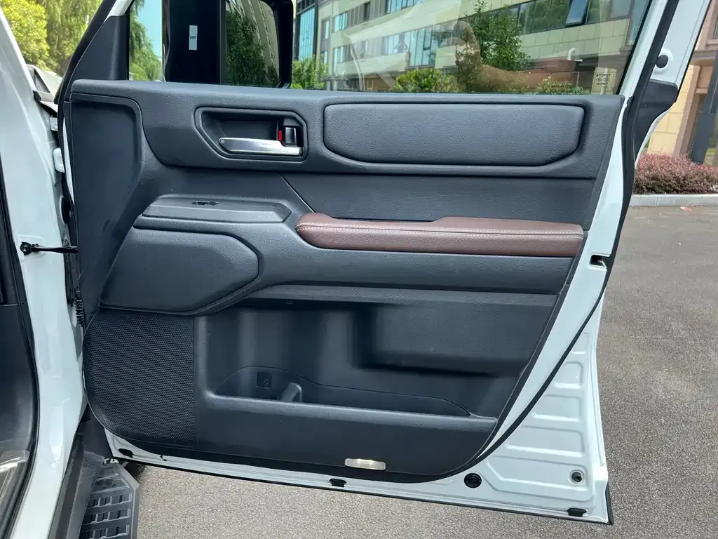 Toyota Prado — фото 3