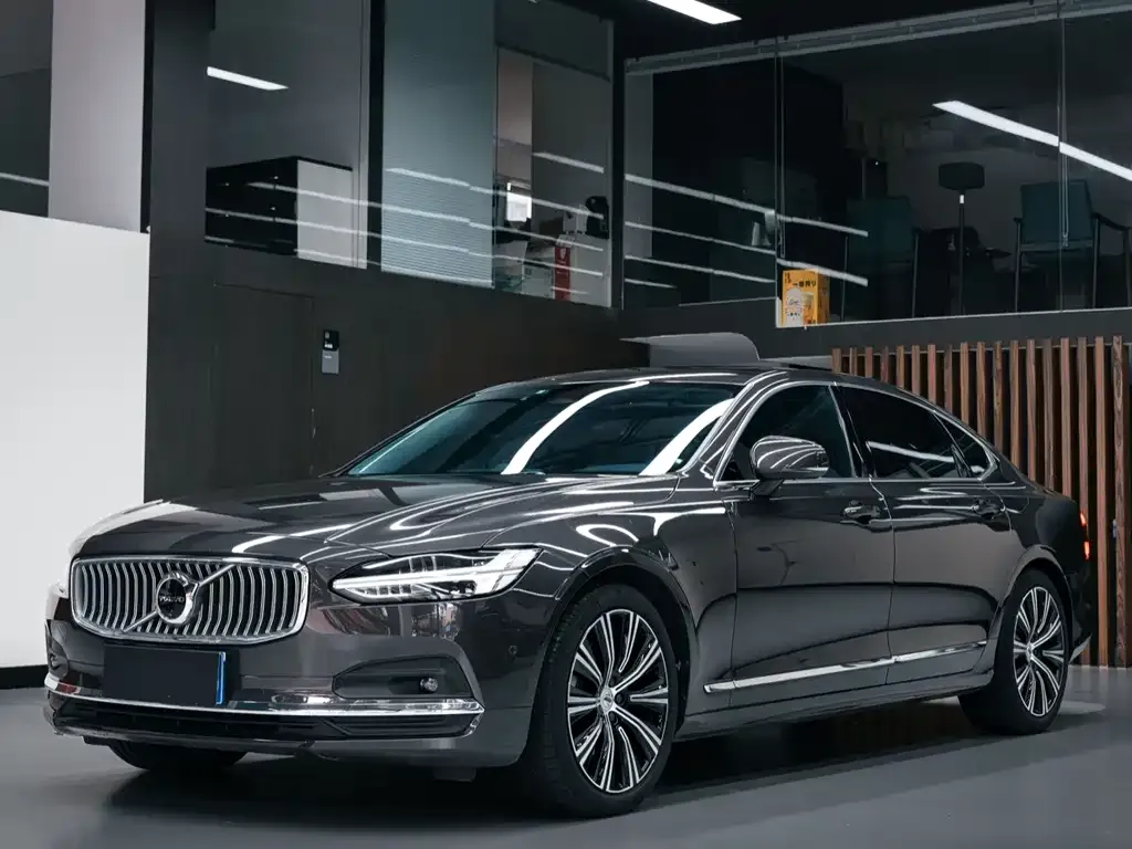 Volvo S90 — фото 1