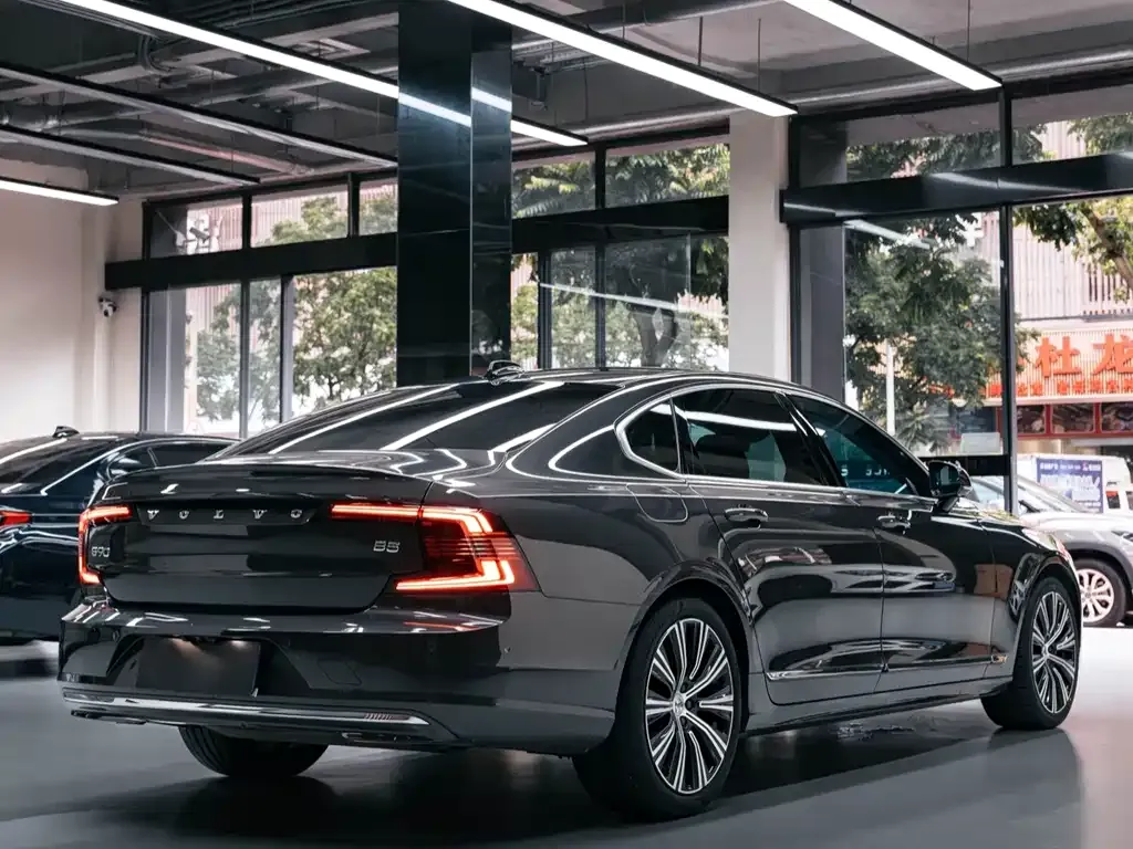 Volvo S90 — фото 8