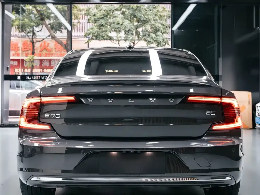 Volvo S90 — фото 10