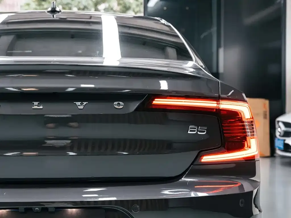 Volvo S90 — фото 2