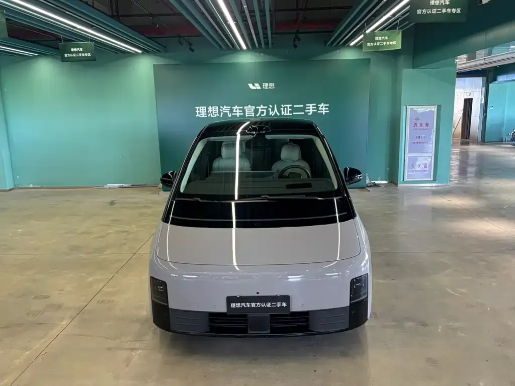 Li Auto MEGA — фото 6