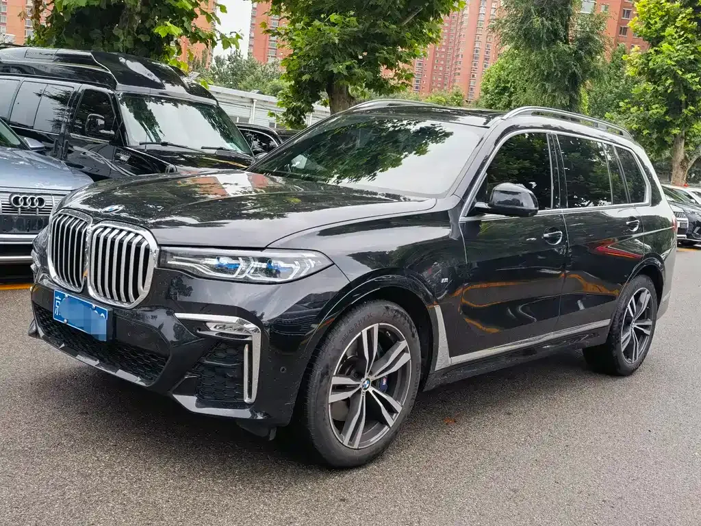 BMW X7 — фото 1