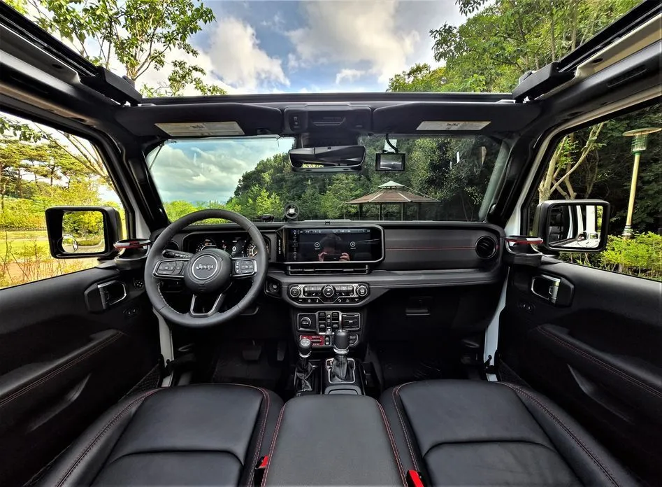 Jeep Wrangler — фото 10