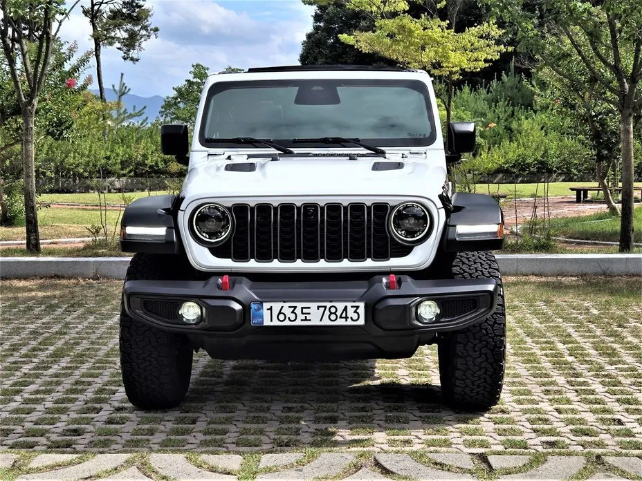 Jeep Wrangler — фото 7