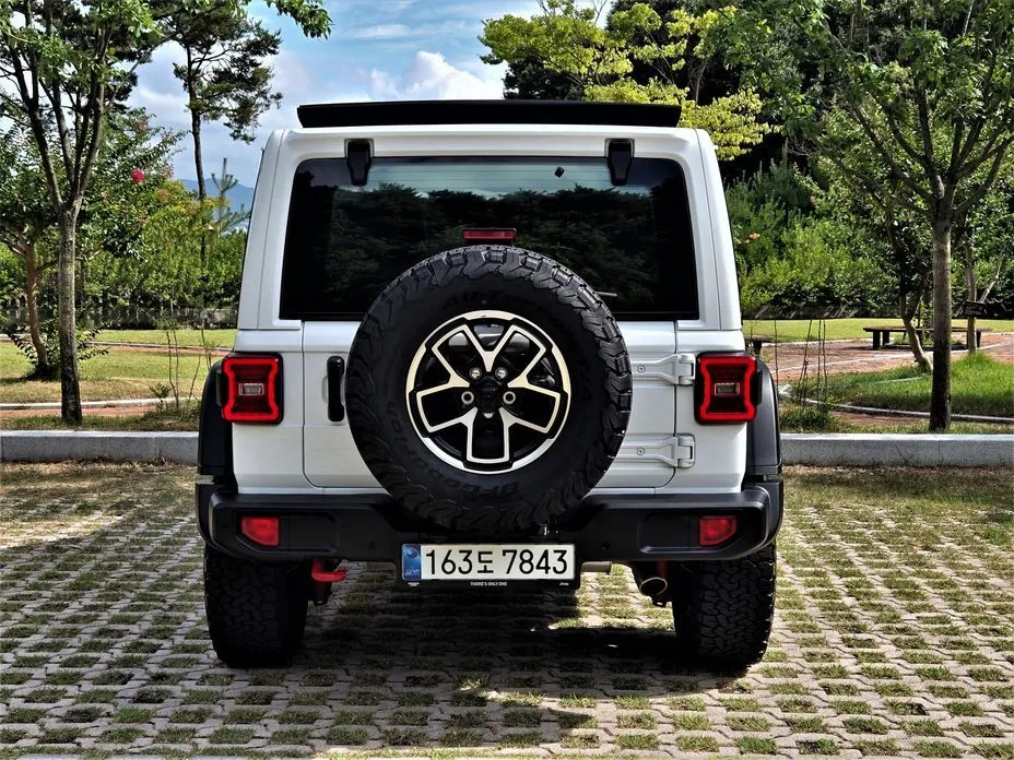 Jeep Wrangler — фото 5