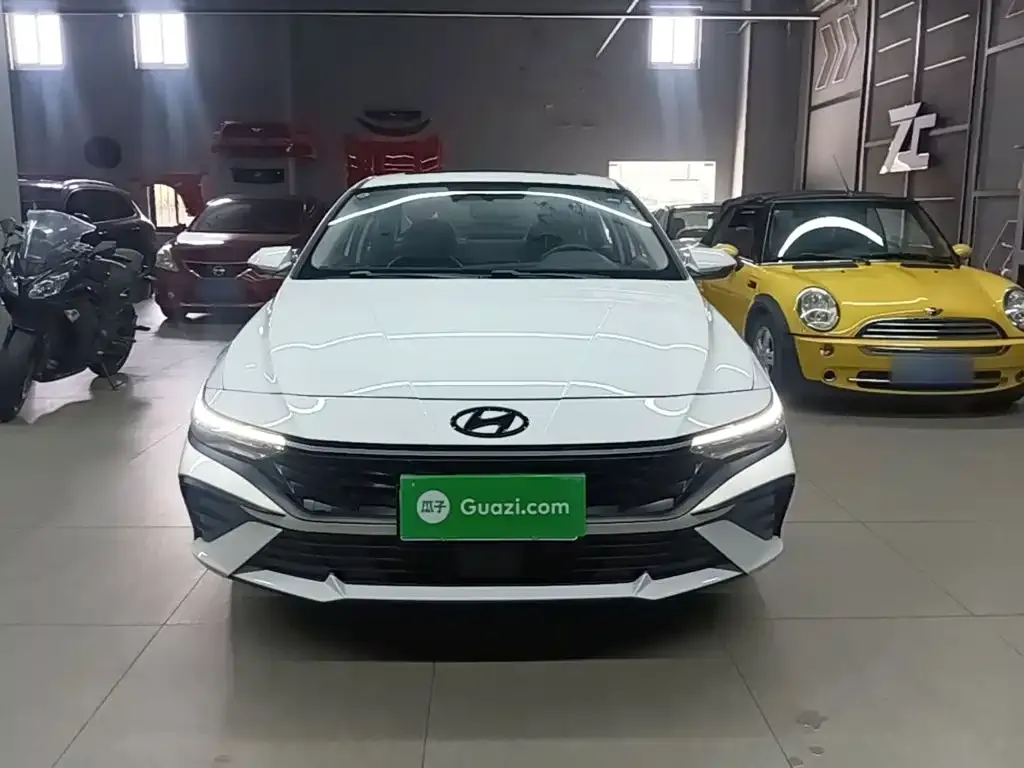 Hyundai Elantra — фото 6