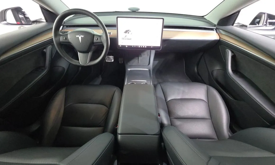 Tesla Model 3 — фото 6