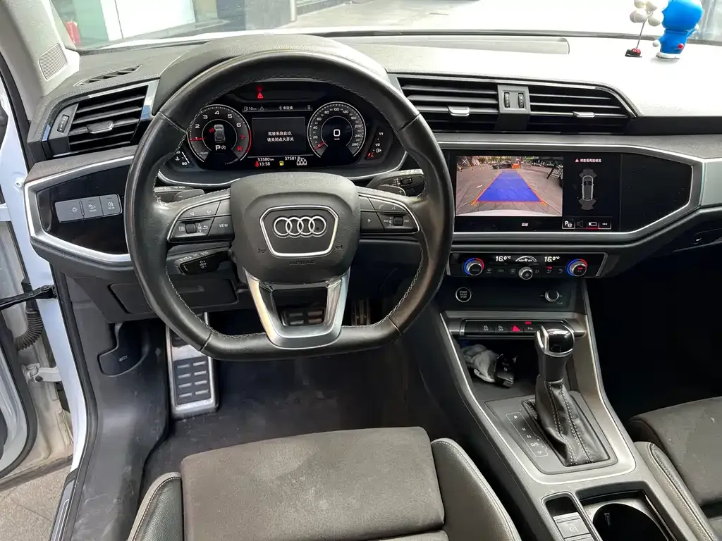 Audi Q3 — фото 10