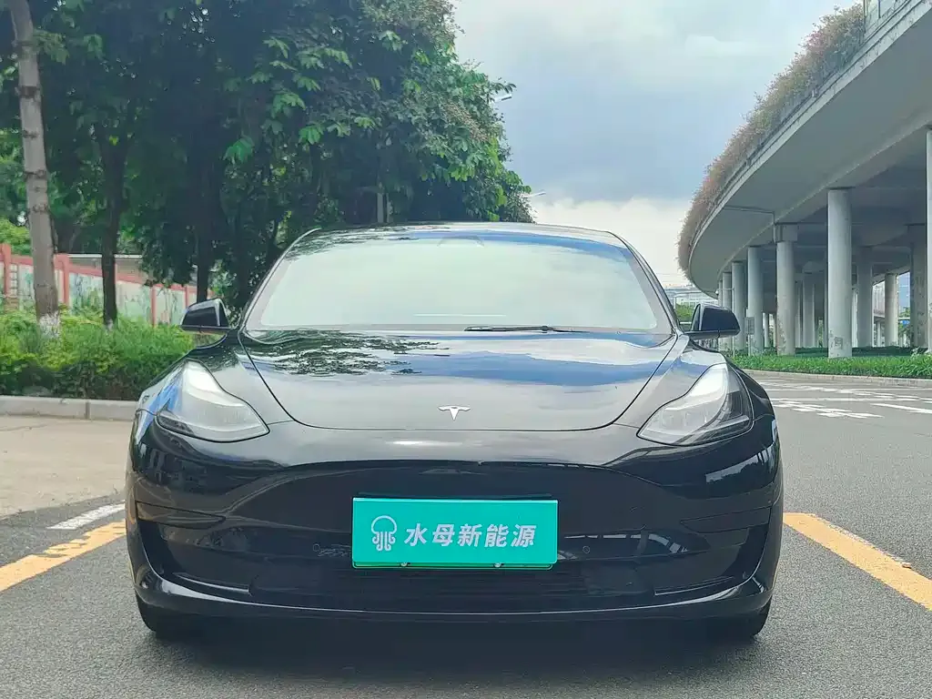 Tesla Model 3 — фото 9