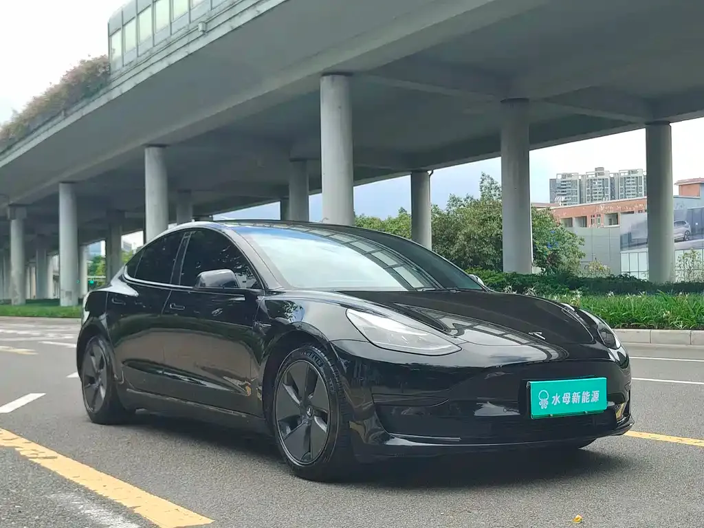 Tesla Model 3 — фото 3