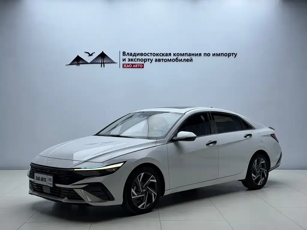 Hyundai Elantra — фото 1