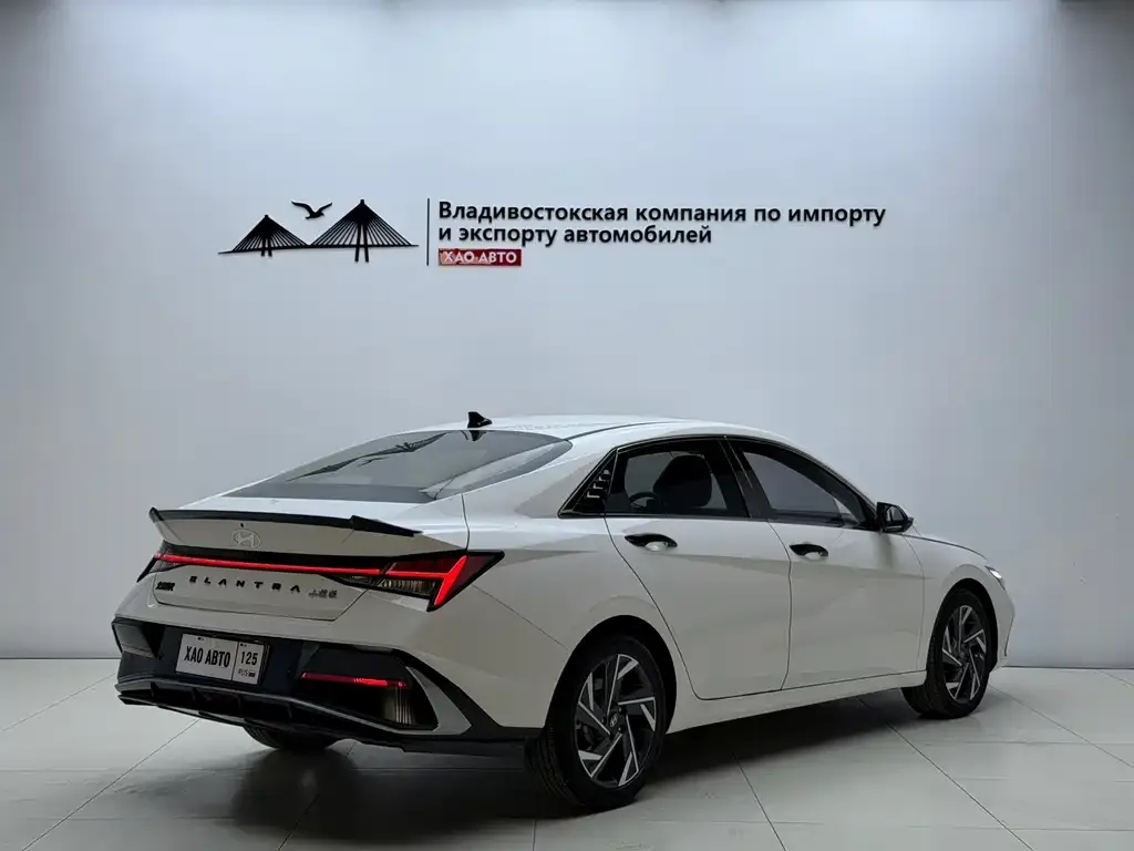 Hyundai Elantra — фото 6
