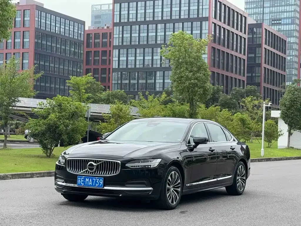 Volvo S90 — фото 1