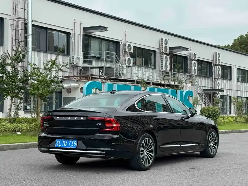 Volvo S90 — фото 10
