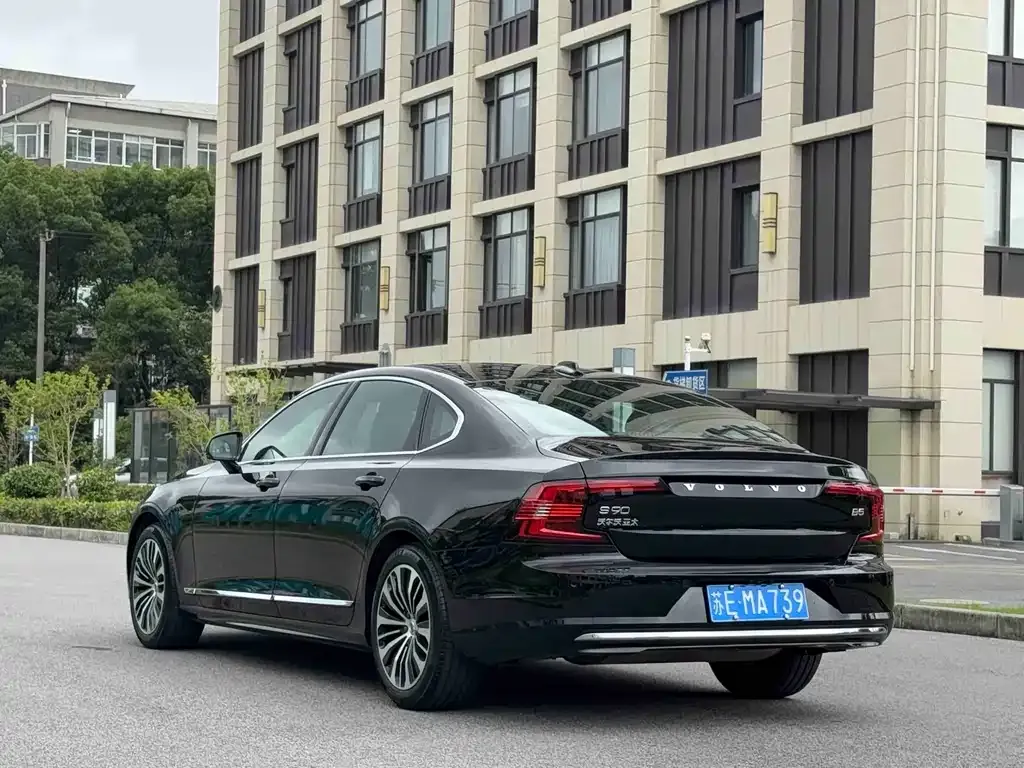 Volvo S90 — фото 9