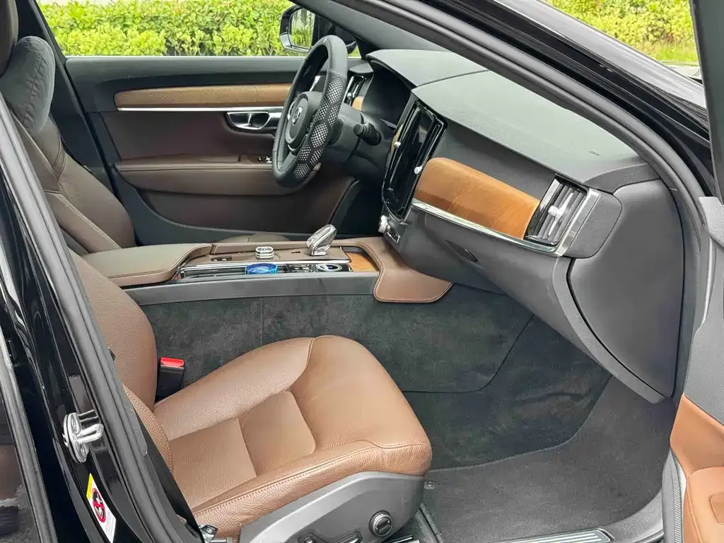 Volvo S90 — фото 3