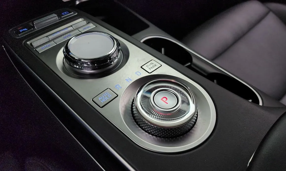 Genesis GV70 — фото 3