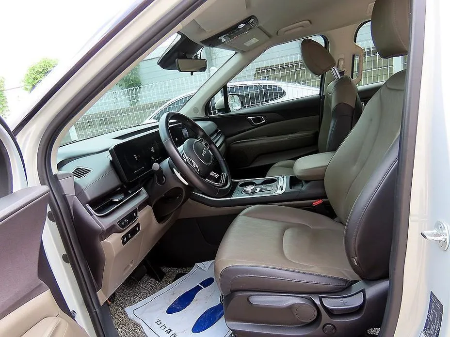 Kia Carnival — фото 4